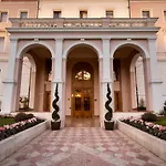 Grand Sissi Apartment Triest